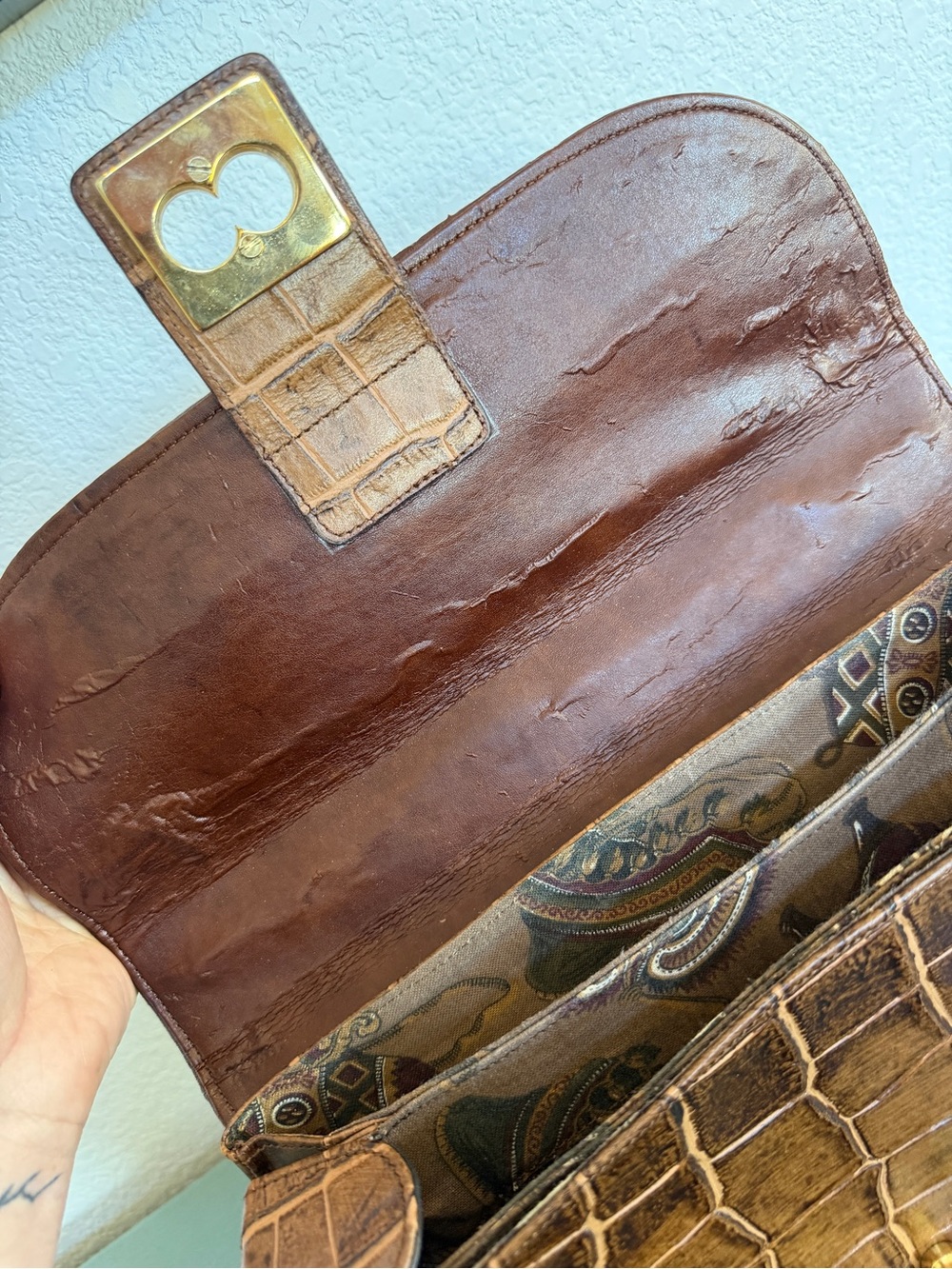 Vintage Azzurra - Italian Croc-Embossed Brown Leather Satchel with Gold Hardware - Picture 10 of 10